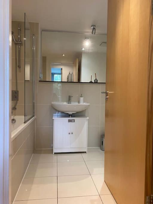Modern Apartment, Fistral Beach New Quay Eksteriør billede