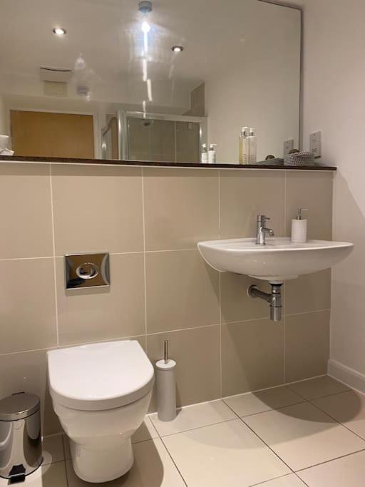 Modern Apartment, Fistral Beach New Quay Eksteriør billede