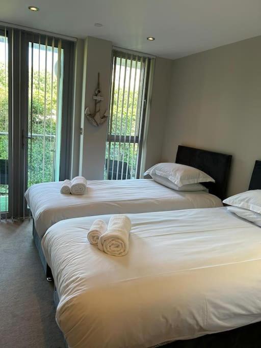 Modern Apartment, Fistral Beach New Quay Eksteriør billede